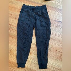 lululemon athletica womens Joggers size 10